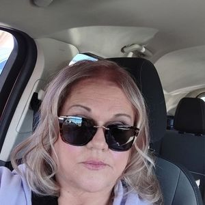 Meet your Posher, Nina